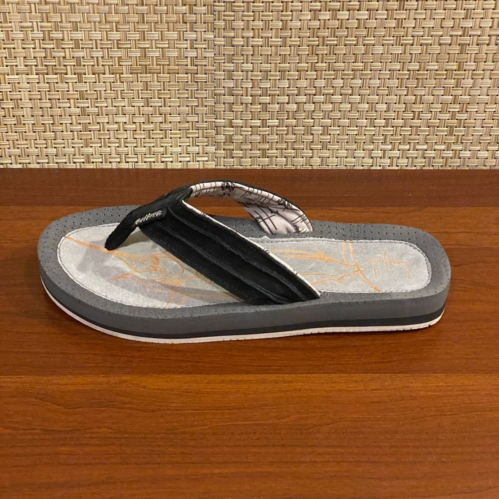 Size 10 SUEDE Guy Harvey Black Flip-Flop Sandals - Picture 3 of 8